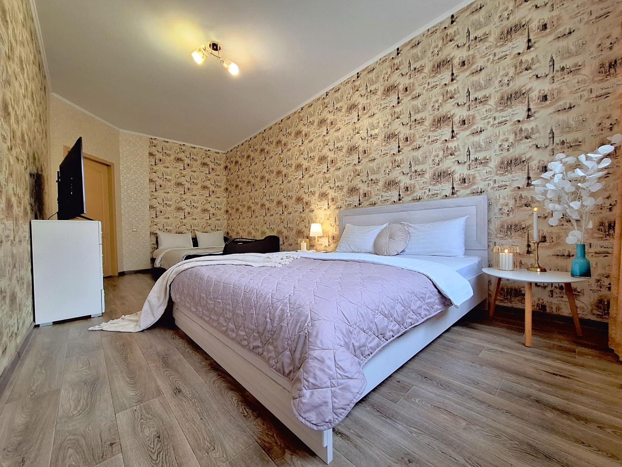 синя квартира. мережа Alex Apartments. цілодобове безконактне заселення 24-7